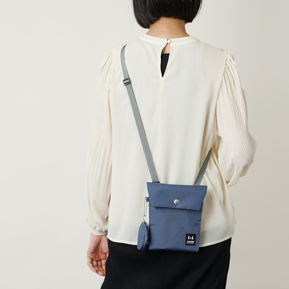 ポシェット スマホショルダー サコッシュ ミニショルダーバッグ タテ型ショルダーバッグ ムーミン MOOMIN リトルミイ スナフキン ニョロニョロ 鞄 バッグ かばん カバン シンプル レディース 綺麗め フォーマル カジュアル