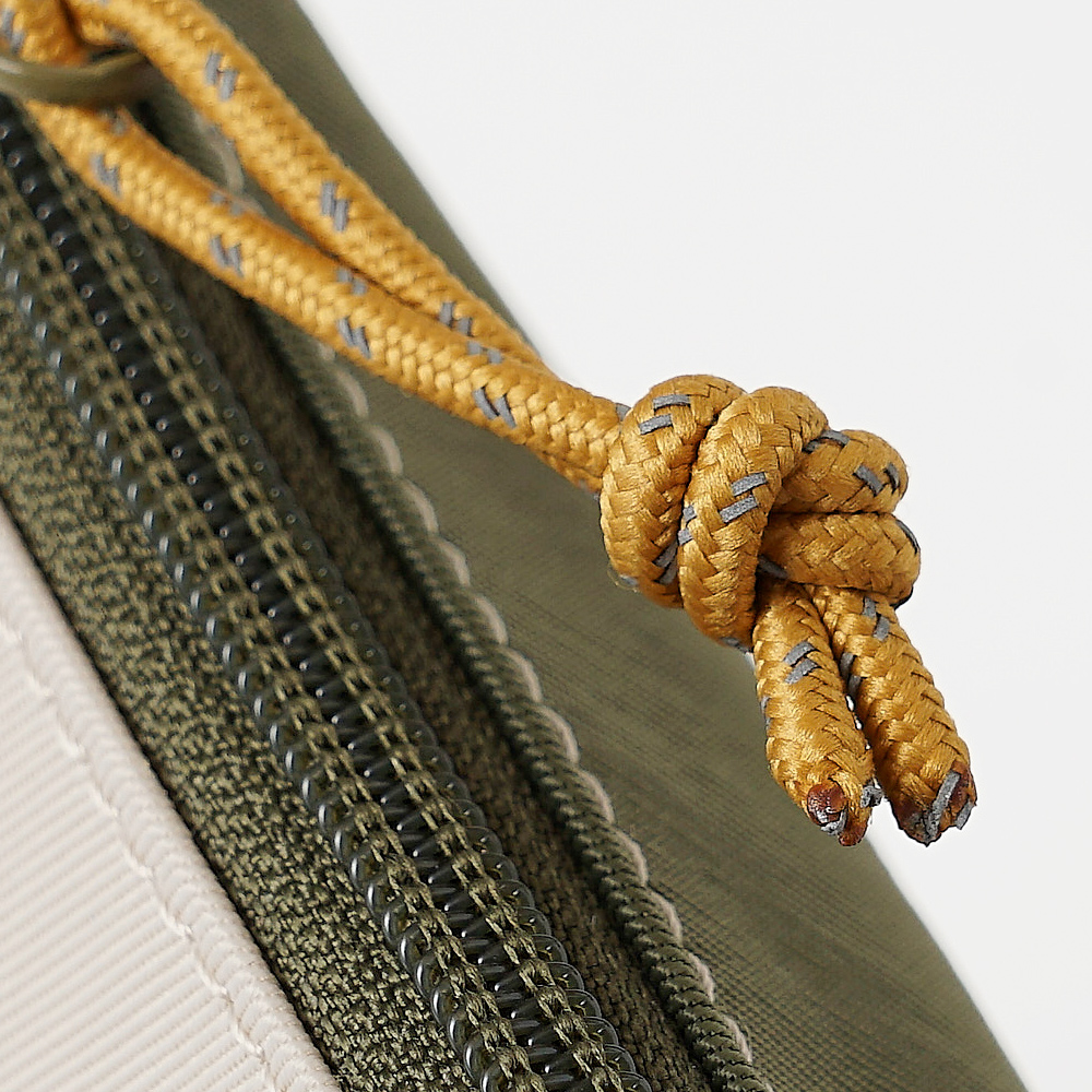 ショルダーバッグ スリム 薄型 カバン バッグ かばん 鞄 ムーミン ミイ リトルミイ スナフキン ニョロニョロ ユニセックス デザイン 北欧デザイン メンズ レディース アウトドア おしゃれ スタイリッシュ おすすめ