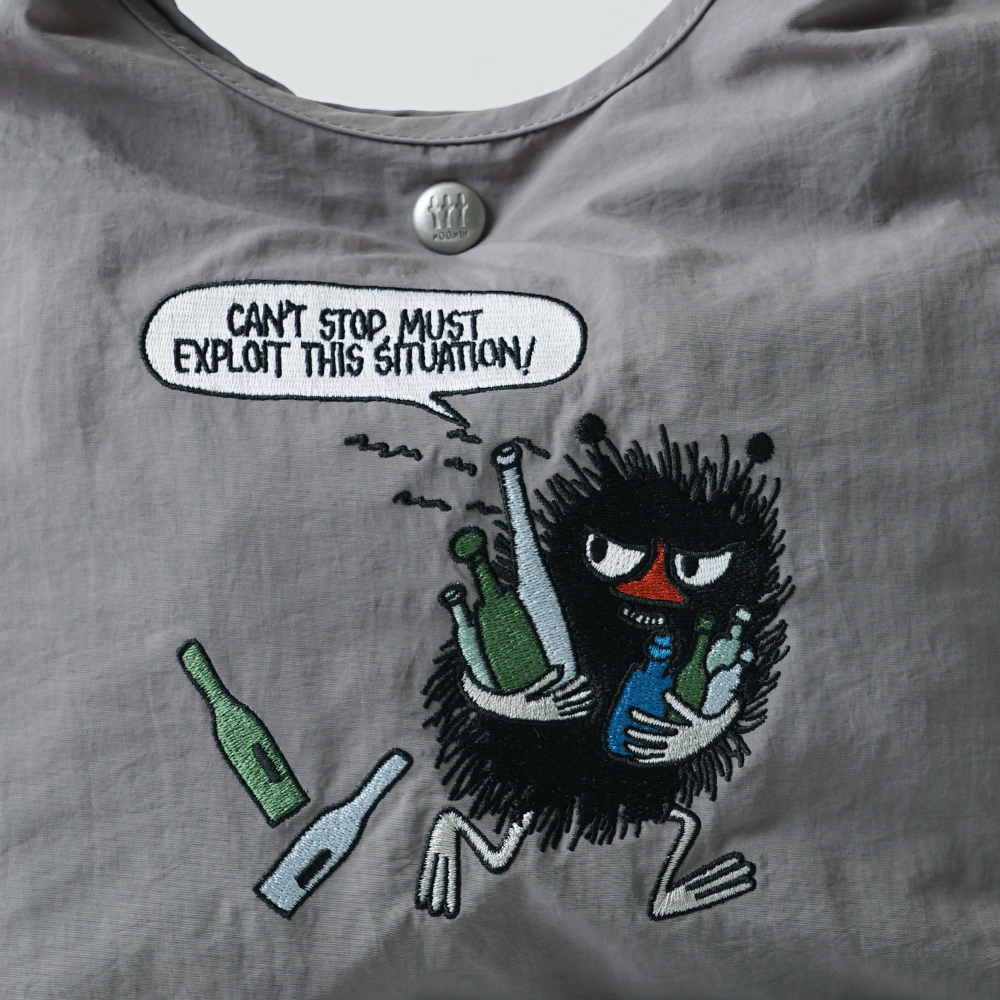 ニンニ アンリームーミン ソフス リトルミイ 限定 ムーミン 刺繍 リッチ刺繍 ミイ スナフキン 赤 レッドショルダートート ミニショルダーバッグ 外せるストラップ 軽量 超軽量 北欧デザイン かわいい スタイリッシュ 軽い 撥水 たためる プレゼント